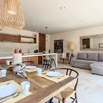 Apartment Eco-chic Design Wrapped In Nature's Elements By Stella
