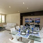 Eco-chic Design Wrapped In Nature's Elements By Stella Apartment *