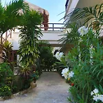 Hotel Xibalba Dive Center 3*