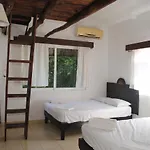 Hostel Lobo Inn Tulum