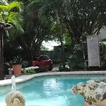 Hostel Lobo Inn Tulum *