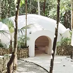 Holistika Hotel 4*