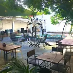 Radio Hotel *