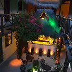 Lo Nuestro Petit Tulum