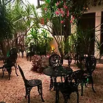 Lo Nuestro Petit Tulum