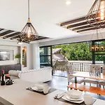 Kasa Hotel Parota