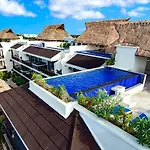 Kasa Hotel Parota