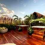 Grand Balam Plaza Apartahotel 4*