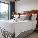 Zendero Hotel 4*