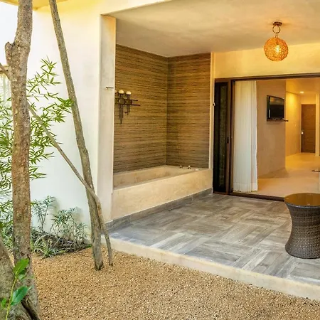 Azul By Guruhotel Hotel