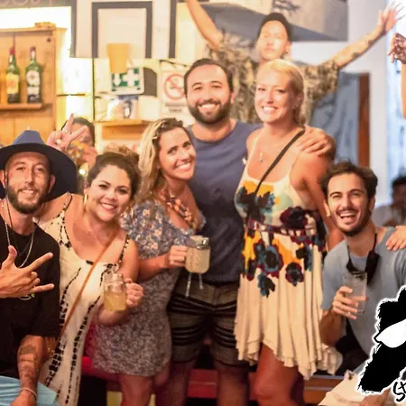 Hostel Straw & Rooftop Bar