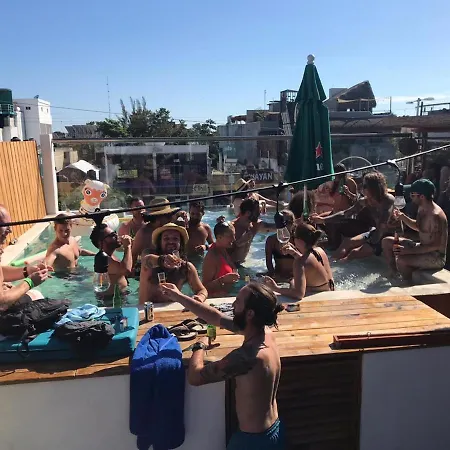 Hostel Straw & Rooftop Bar Tulum