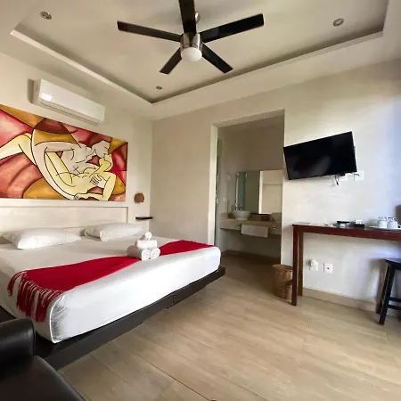 Pacha Boutique Hotel 4*