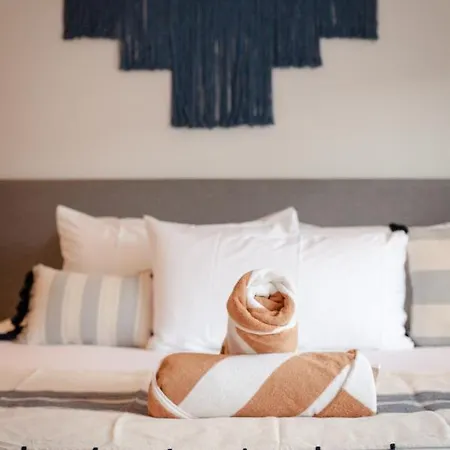 Your Place In Town With Pool, Coworking And Gym Located At Park Lagunas Apartment