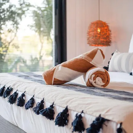 Your Place In Town With Pool, Coworking And Gym Located At Park Lagunas Apartment