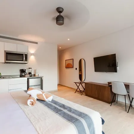 Apartment Your Place In Town With Pool, Coworking And Gym Located At Park Lagunas Tulum