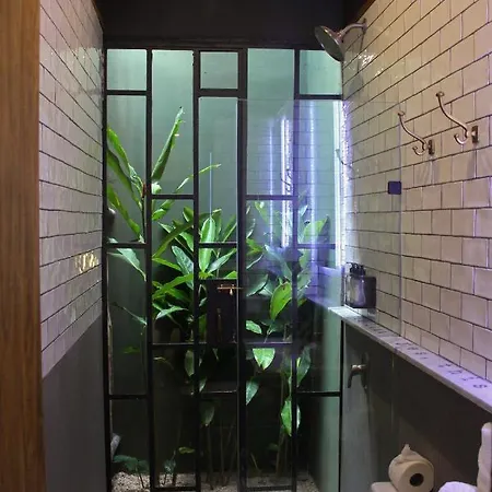 Bed & Breakfast Loba Male Only 4*