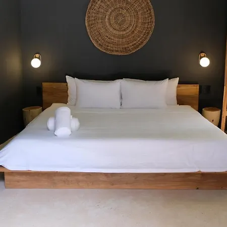 Loba Male Only Bed & Breakfast Tulum