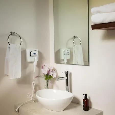 Macondo Aparthotel 4*