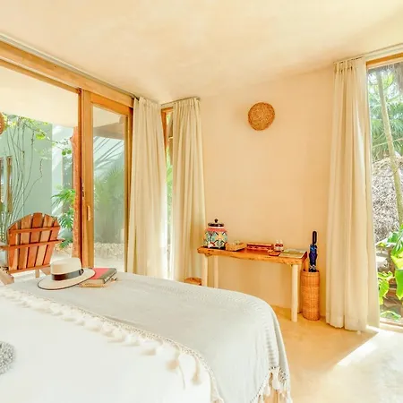 Ahau - Beachfront (adults Only) 4*