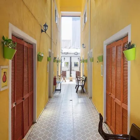 Casa Frida Hotel *
