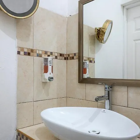 Hotel Casa Frida