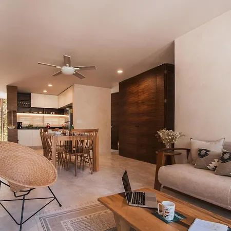 Spacious 2br - Wide Balcony W/tub & Yoga Deck Apartamento