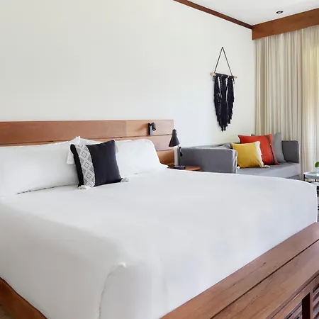 Aluna Hotel