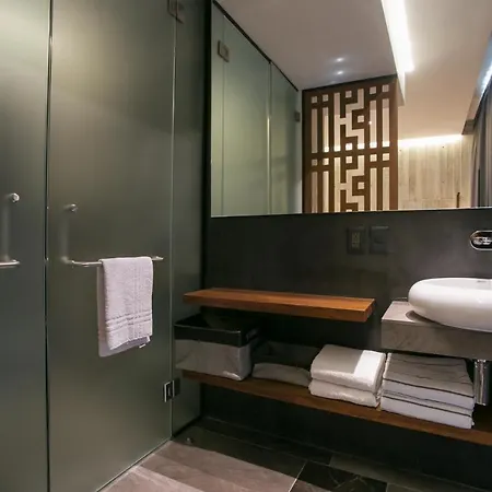 Iik By Groovy Stays- A Hip Condo-hotel With Wifi, Rooftop, Pool, Sleeps 6 4* Tulum