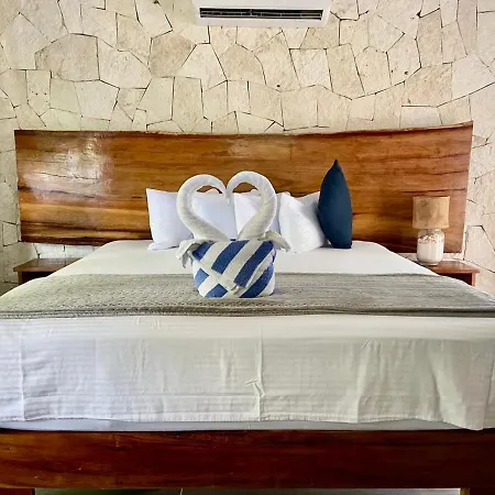 Hotel Playa Canek Beachfront Eco Hotel 4*