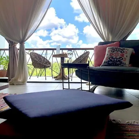 Near Beach+jungle Views. King Bed+220 Megs+2 Bikes *