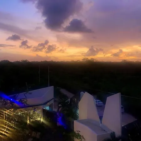 Near Beach+jungle Views. King Bed+220 Megs+2 Bikes