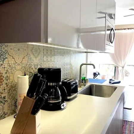 Near Beach+jungle Views. King Bed+220 Megs+2 Bikes Apartment