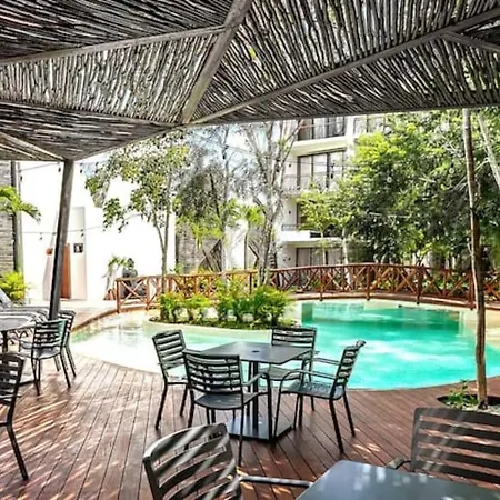 Near Beach+jungle Views. King Bed+220 Megs+2 Bikes
