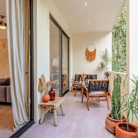 Villa Antique House At Shiva's - *
