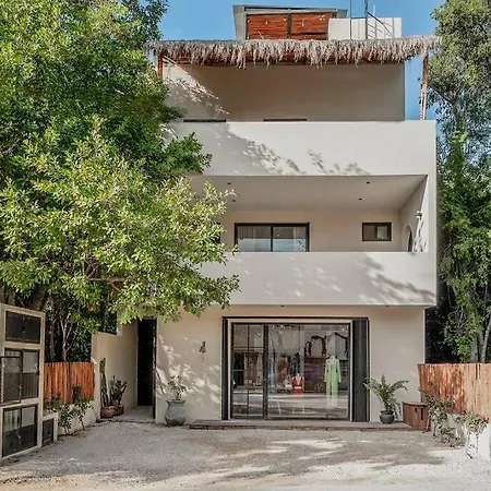 Villa Antique House At Shiva's - *