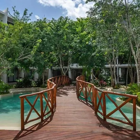 Jungle & Private Patio *