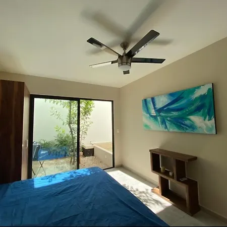 Jungle & Private Patio Apartment
