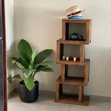 Jungle & Private Patio Apartment
