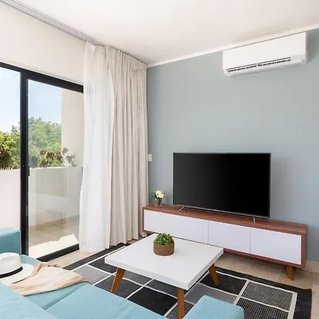 2br Apt W/ Rooftop Pool And Nearby Restaurants *