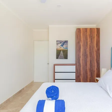 Apartment 2br Apt W/ Rooftop Pool And Nearby Restaurants *
