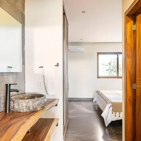 Charming Jungle Gem W/ Private Pool Apartment *