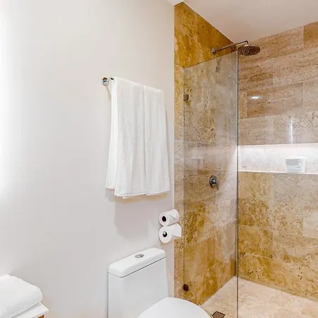 Giada Towers, Unit 102