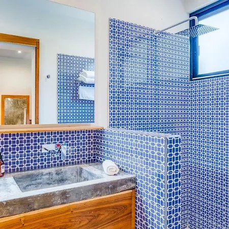 Private Patio Plunge Pool & Electricity Included