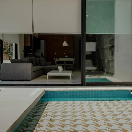 Paradise Escape With A Private Pool And Excellent Amenities!