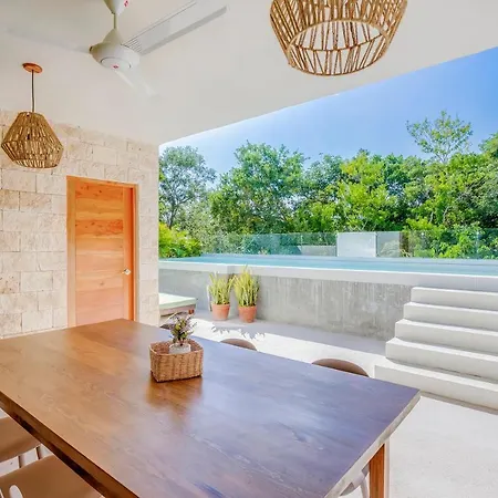 Apartment Private Patio Plunge Pool & Electricity Included *