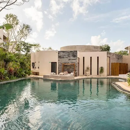 Charming Jungle Gem W/ Private Pool