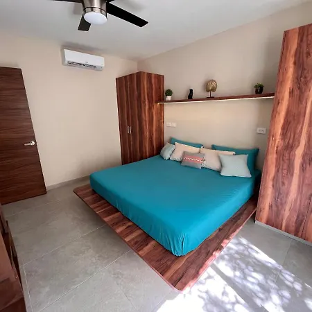 Jungle & Private Patio Apartment