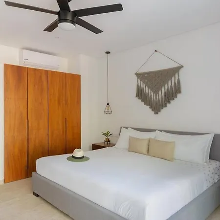 Baak- A104 Beautiful Studio 360º Rooftop Pool Gym Fast Wifi Holiday home *