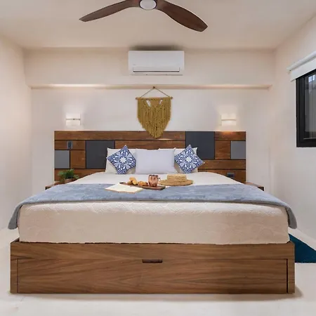 Apartment 1 Bedroom With Private Pool